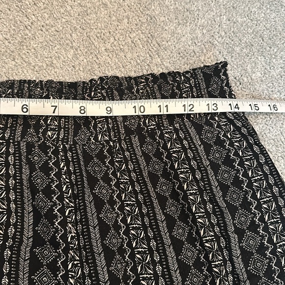 Shop Talulah Nevada Wide Leg Pants - Picture 6 of 7